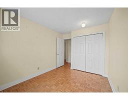 Bedroom - 60 Silverview Way Nw, Calgary, AB T3B3J8 Photo 17