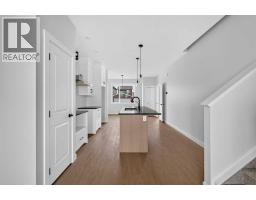 4pc Bathroom - 255 Lucas Gate Nw, Calgary, AB T3P2S5 Photo 6