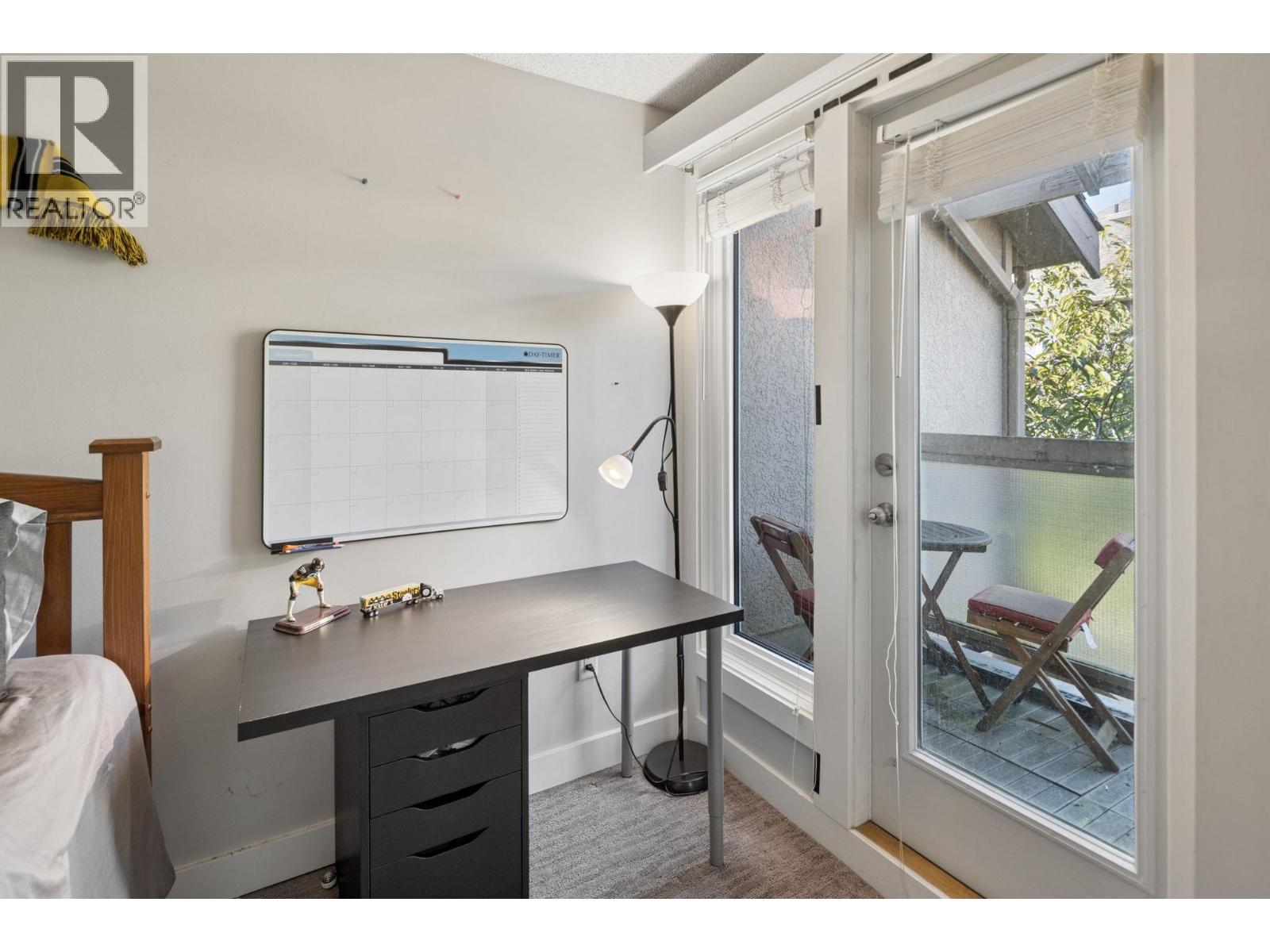3 230 W 15TH STREET, North Vancouver