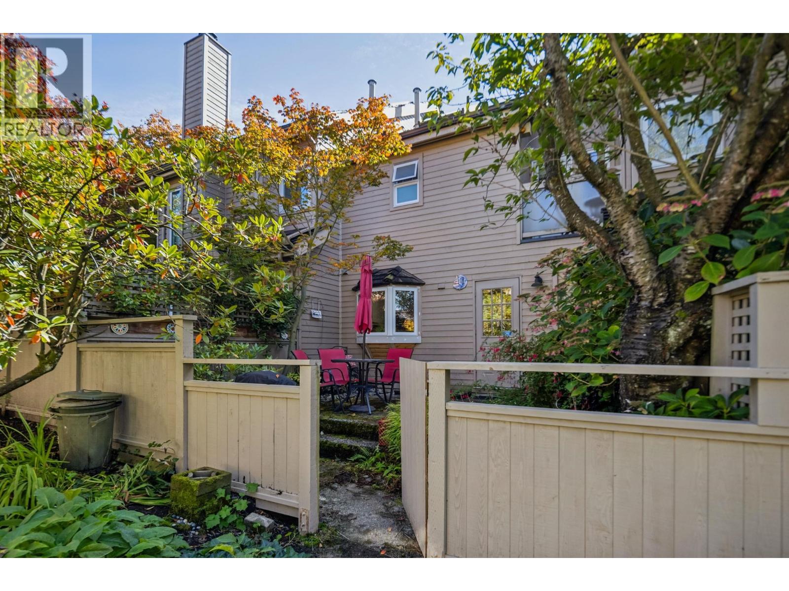 3 230 W 15TH STREET, North Vancouver