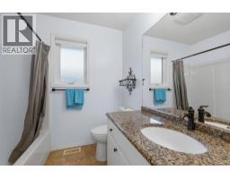 2109 Sunview Drive, West Kelowna, BC V1Z3P9 Photo 30