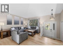 Full bathroom - 2109 Sunview Drive, West Kelowna, BC V1Z3P9 Photo 9