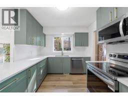 Kitchen - 2109 Sunview Drive, West Kelowna, BC V1Z3P9 Photo 14