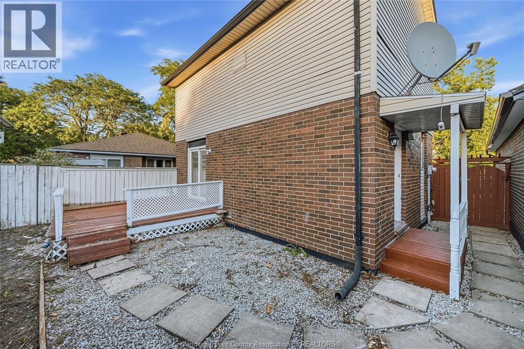 1341 ARNCLIFFE PL - Image 9