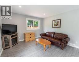 Mud room - 6822 Evergreen Lane, Plympton Wyoming, ON N0N1E0 Photo 7