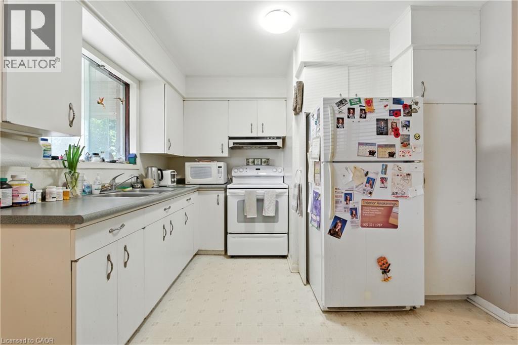 34 SHOTWELL Street - 9