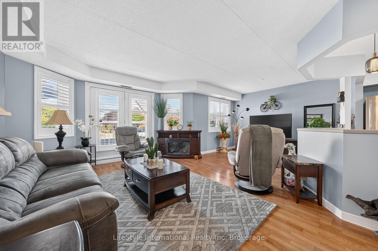 #104 208 SILVERCREEK PARKWAY N - Image 14