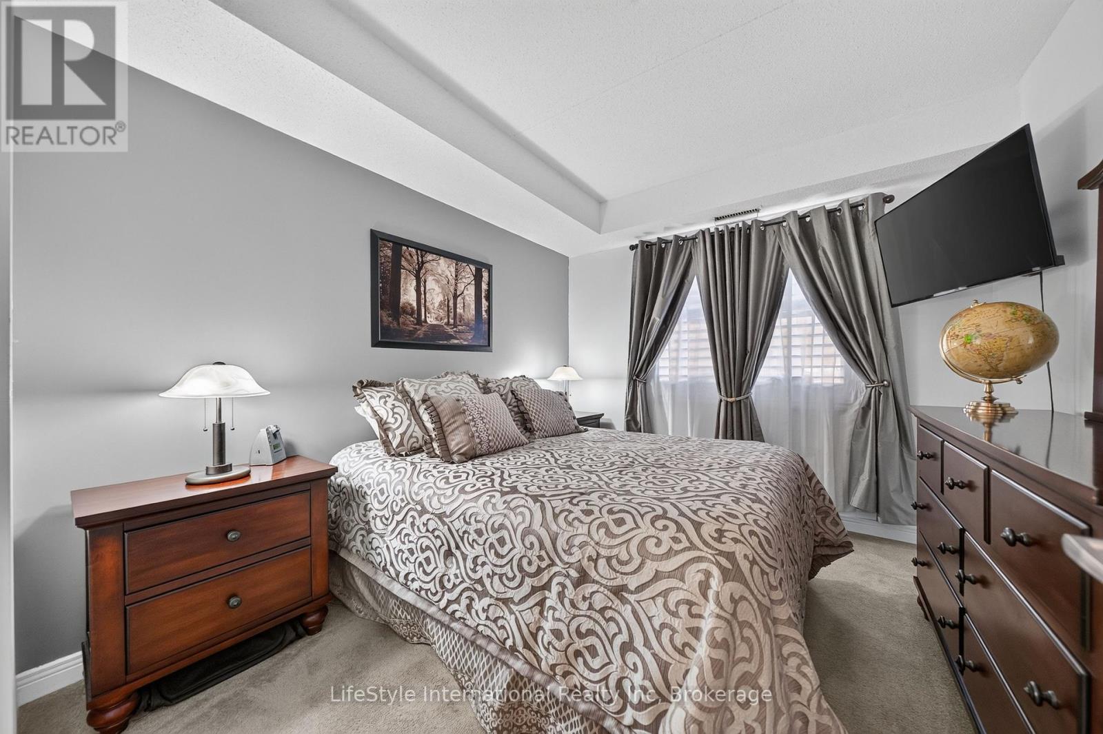 #104 208 SILVERCREEK PARKWAY N - Image 16