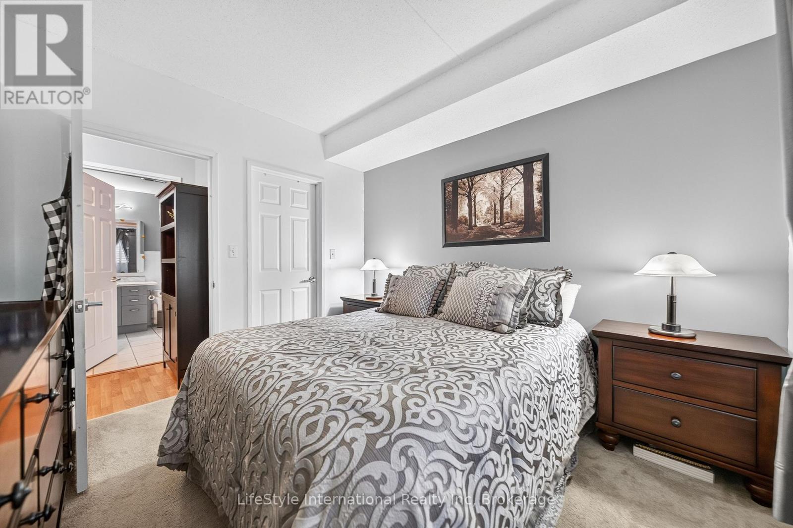 #104 208 SILVERCREEK PARKWAY N - Image 18