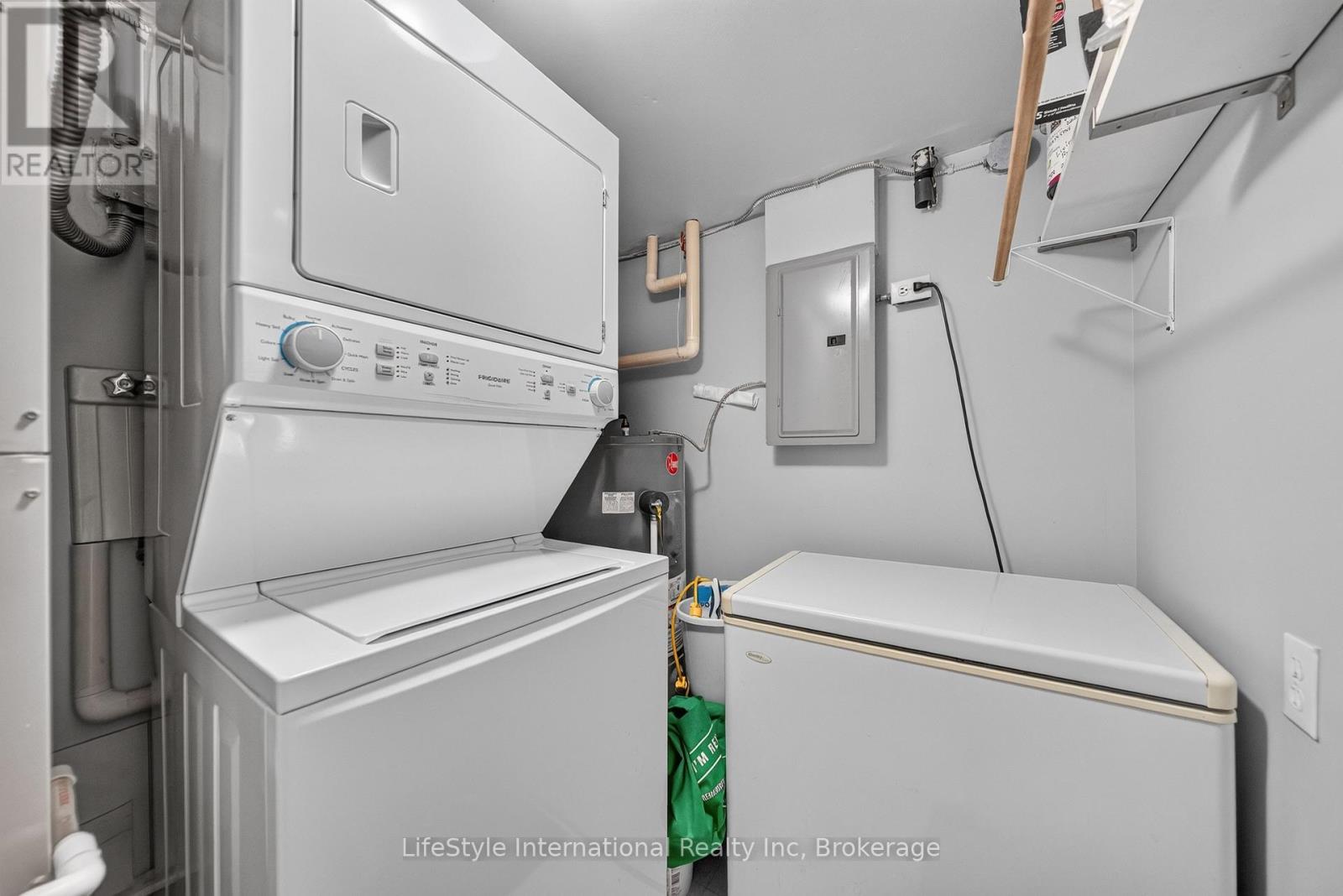 #104 208 SILVERCREEK PARKWAY N - Image 22