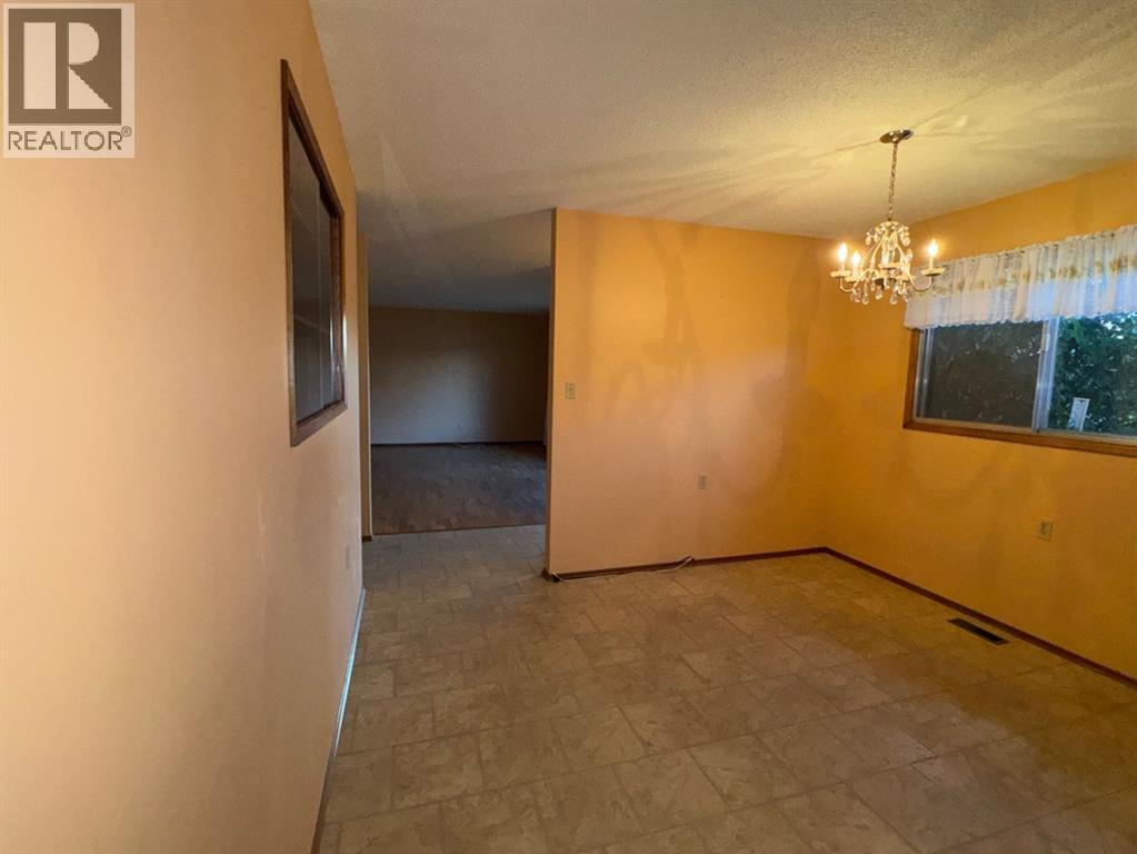 11221 102 Avenue - Image 14