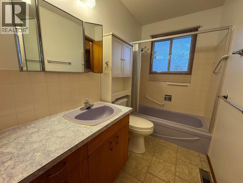 11221 102 Avenue - Image 24