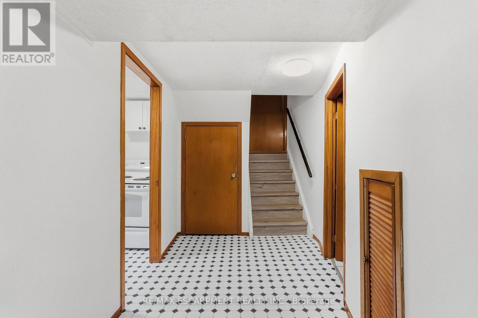 7566 NETHERWOOD ROAD - 23