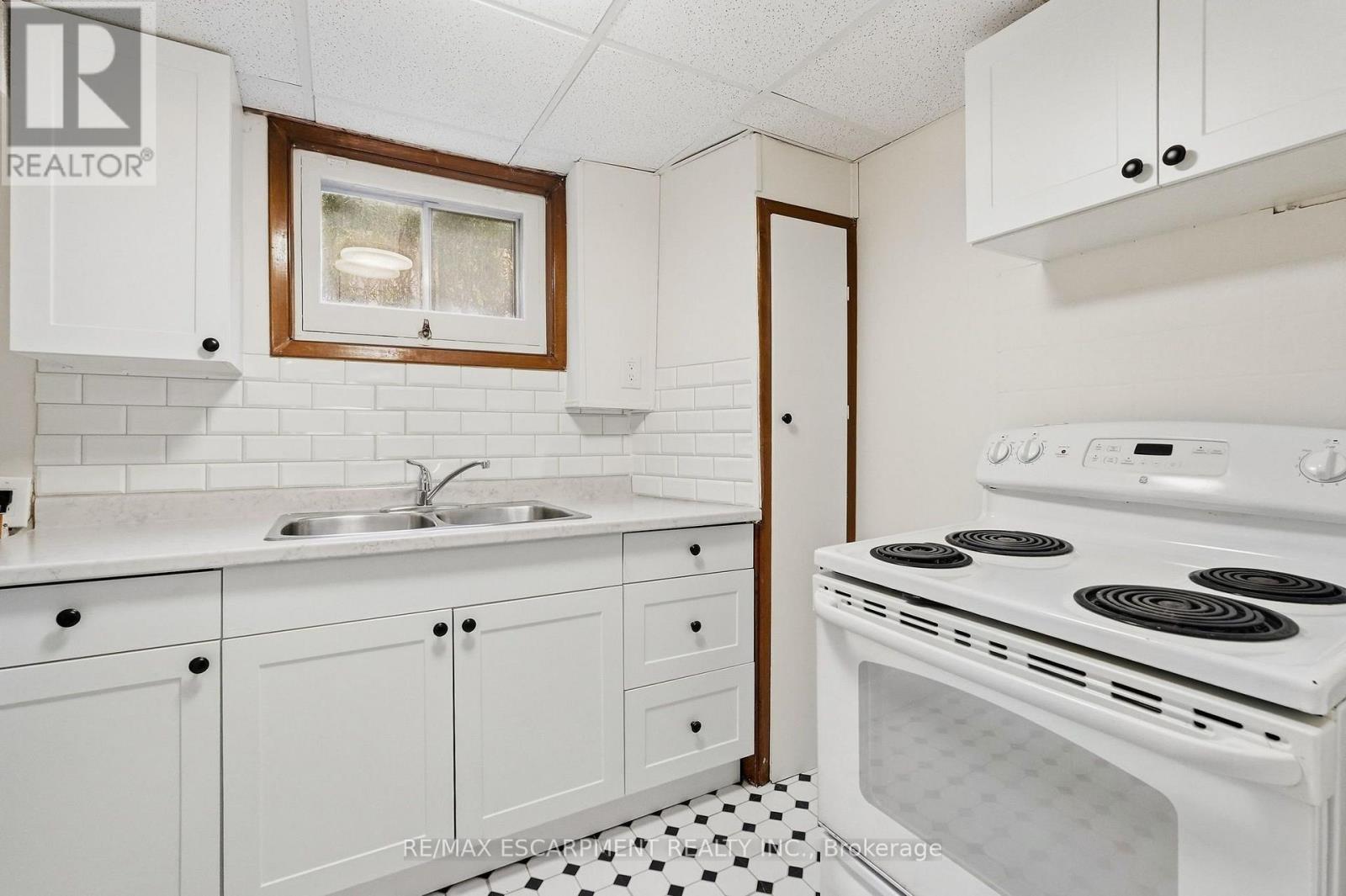 7566 NETHERWOOD ROAD - 25
