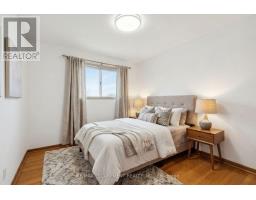 Family room - 7566 Netherwood Road, Mississauga, ON L4T2N9 Photo 14