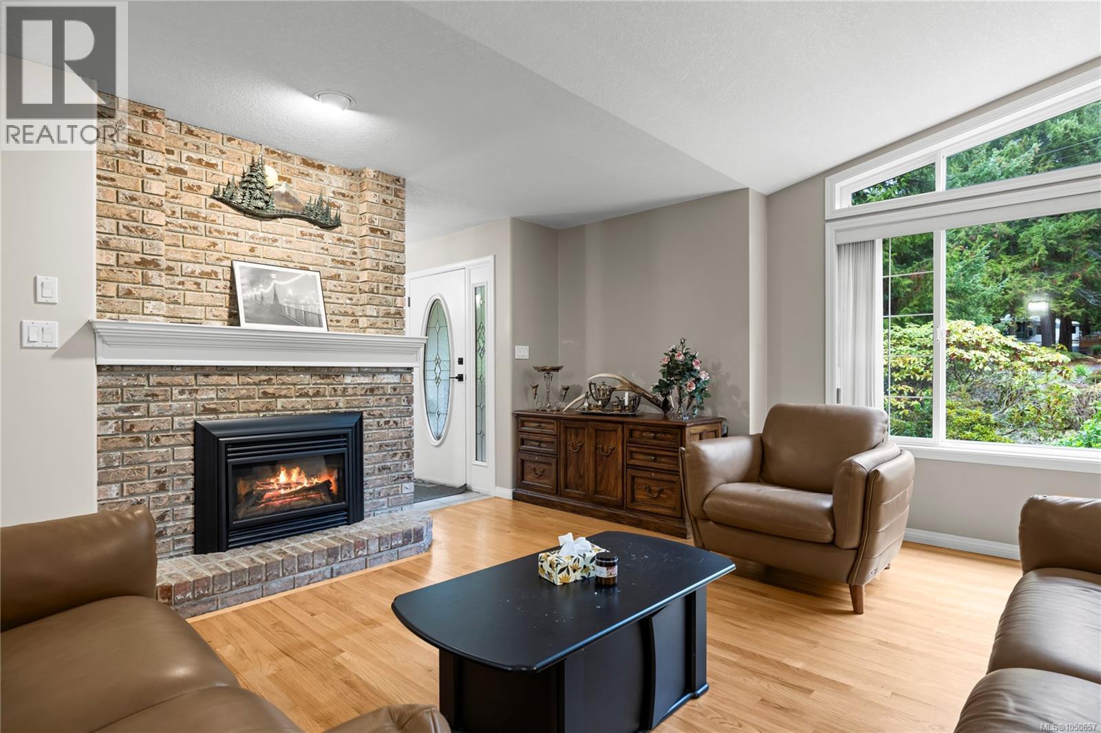 1730 Sangster Cres - 2