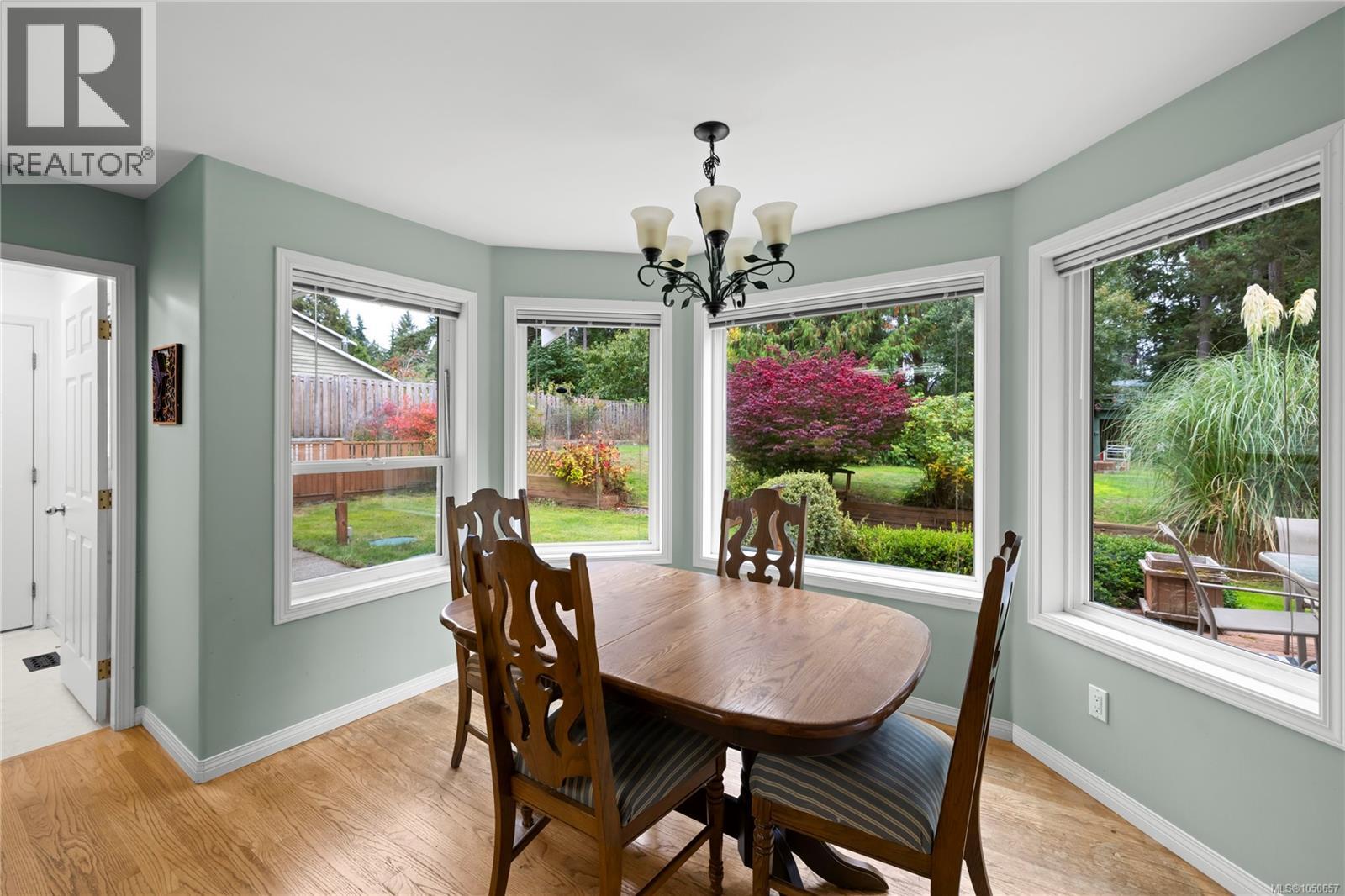 1730 Sangster Cres - 24