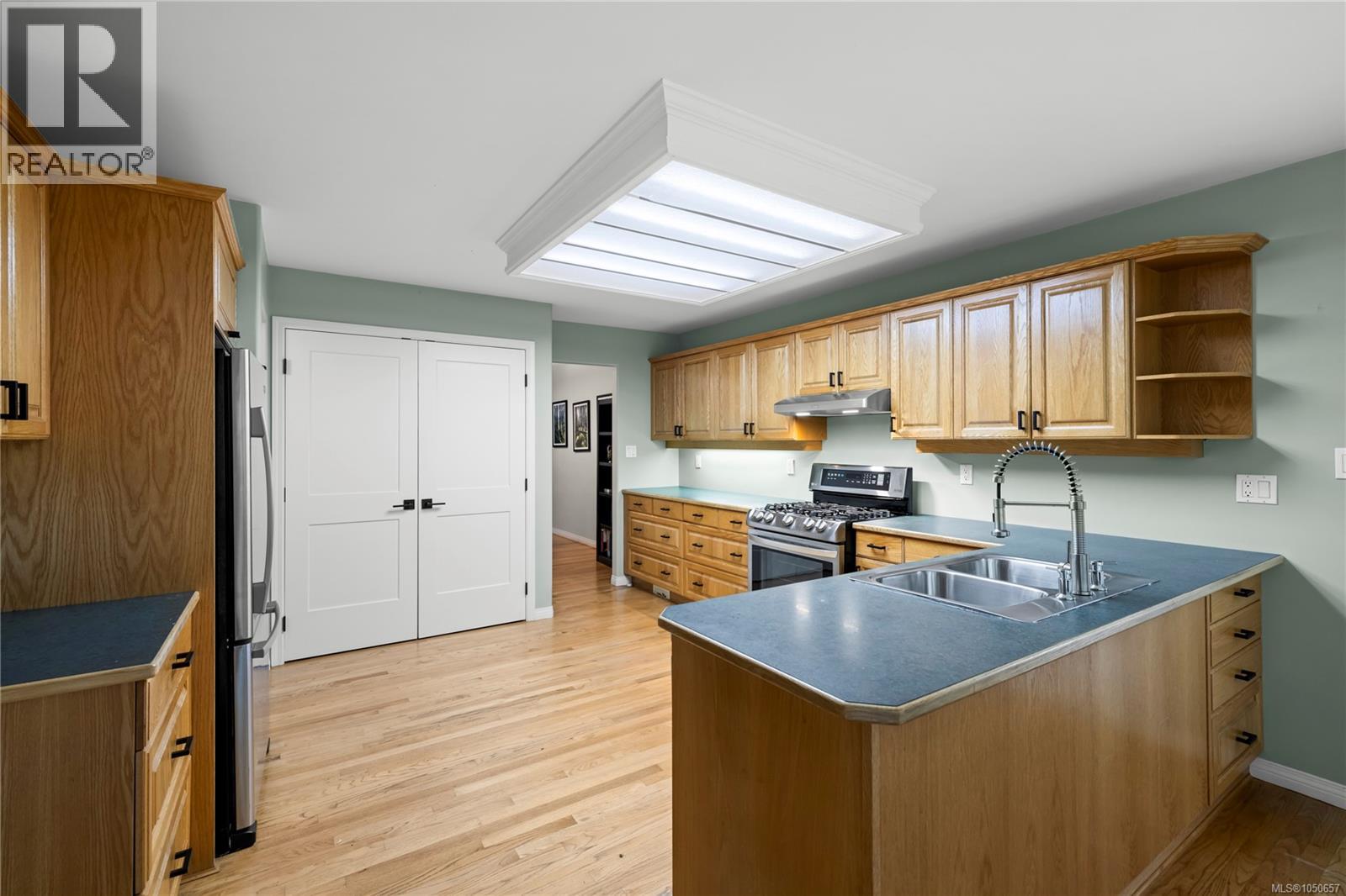 1730 Sangster Cres - Image 25
