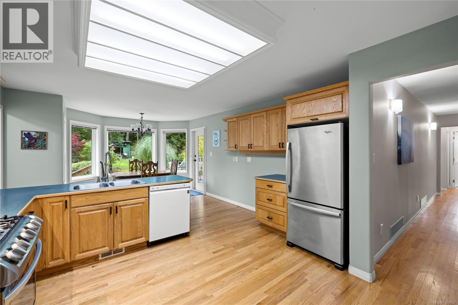 1730 Sangster Cres - 26