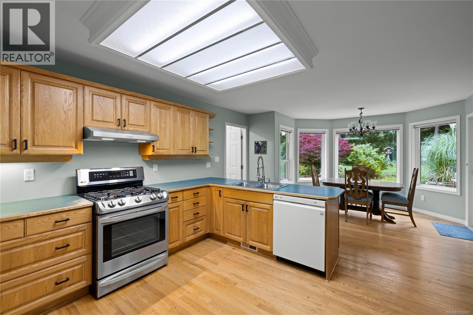 1730 Sangster Cres - 3