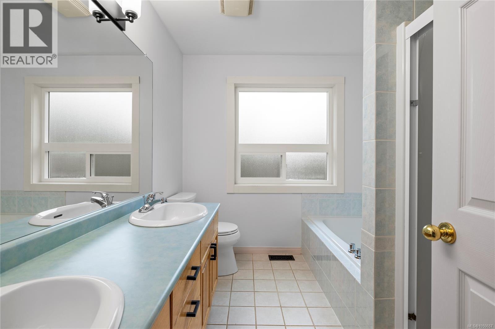 1730 Sangster Cres - Image 35