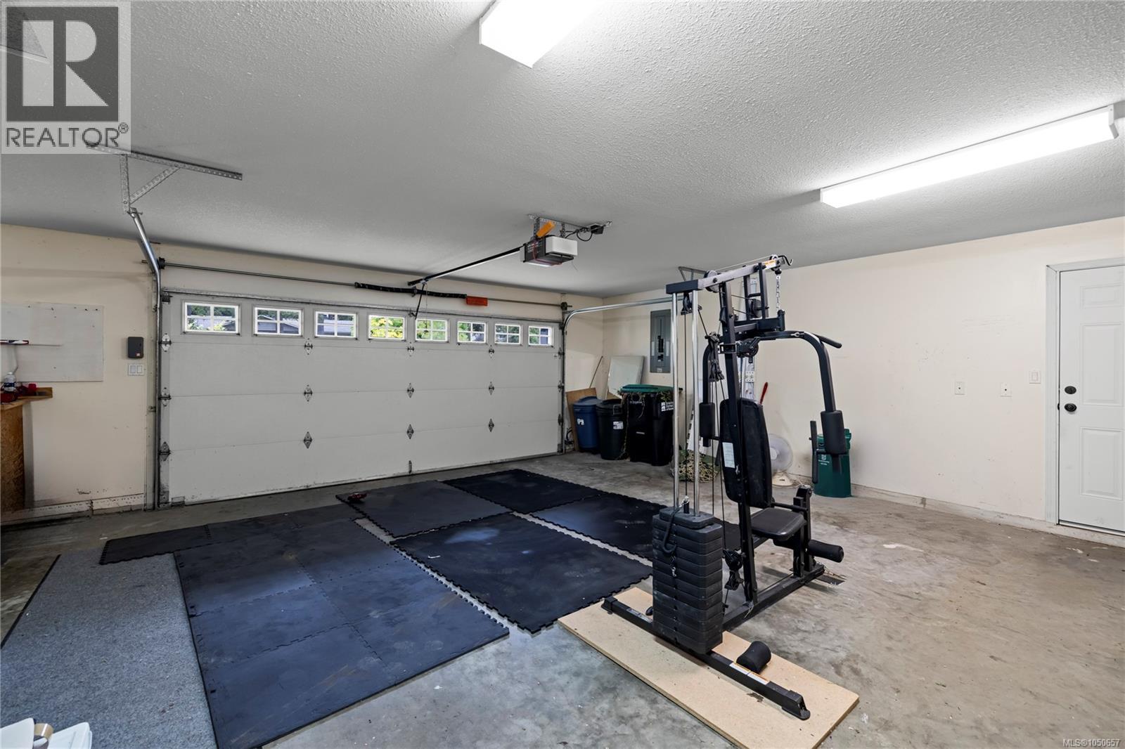 1730 Sangster Cres - Image 39