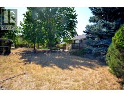 Kitchen - 7609 Cunliffe Road, Coldstream, BC V1B1T4 Photo 11