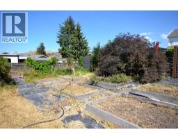 Living room - 7609 Cunliffe Road, Coldstream, BC V1B1T4 Photo 12