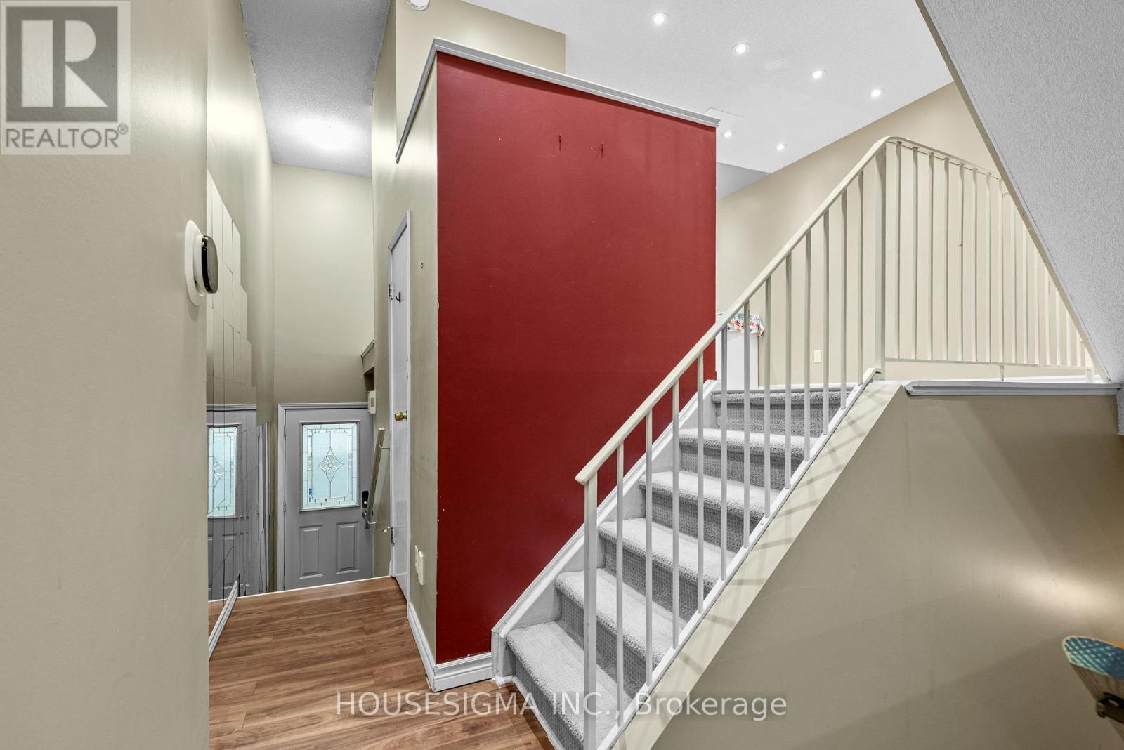 42 - 589 BEECHWOOD DRIVE — photo 3
