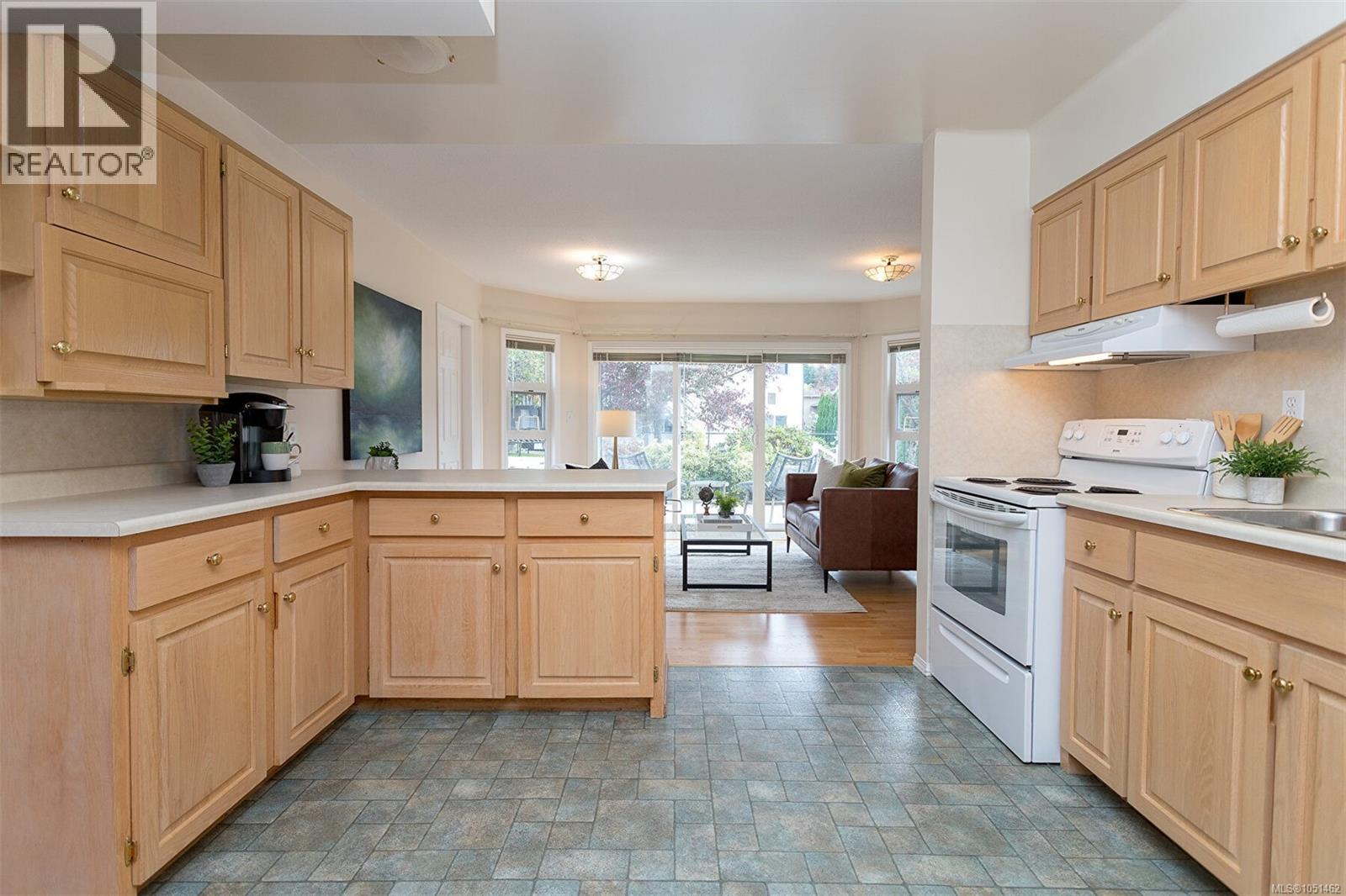 1679 Freeman Ave - Image 10