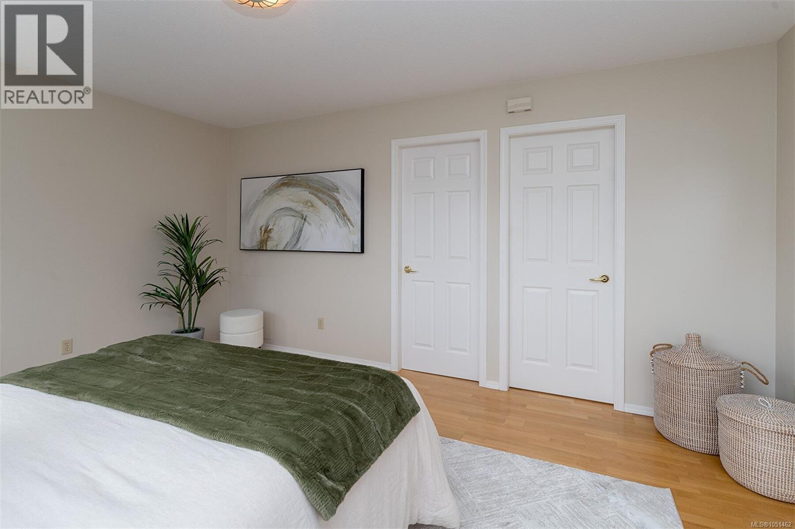 1679 Freeman Ave - Image 15