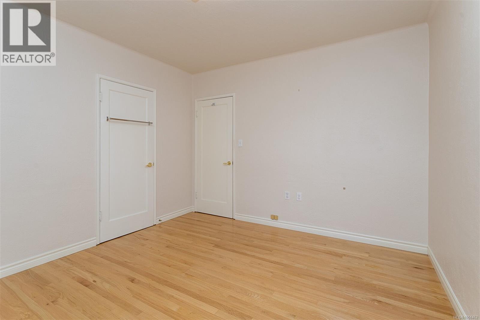 1679 Freeman Ave - 22