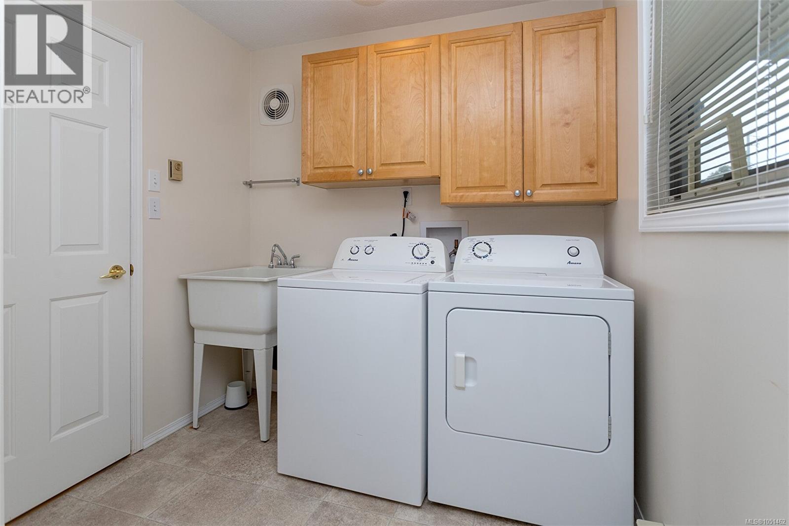 1679 Freeman Ave - 23