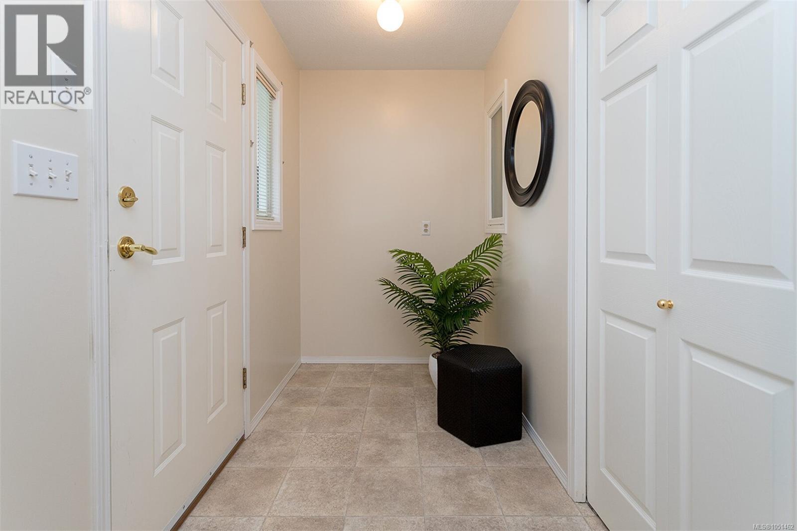 1679 Freeman Ave - Image 24