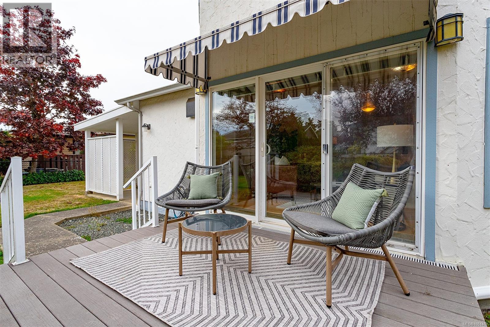 1679 Freeman Ave - 27