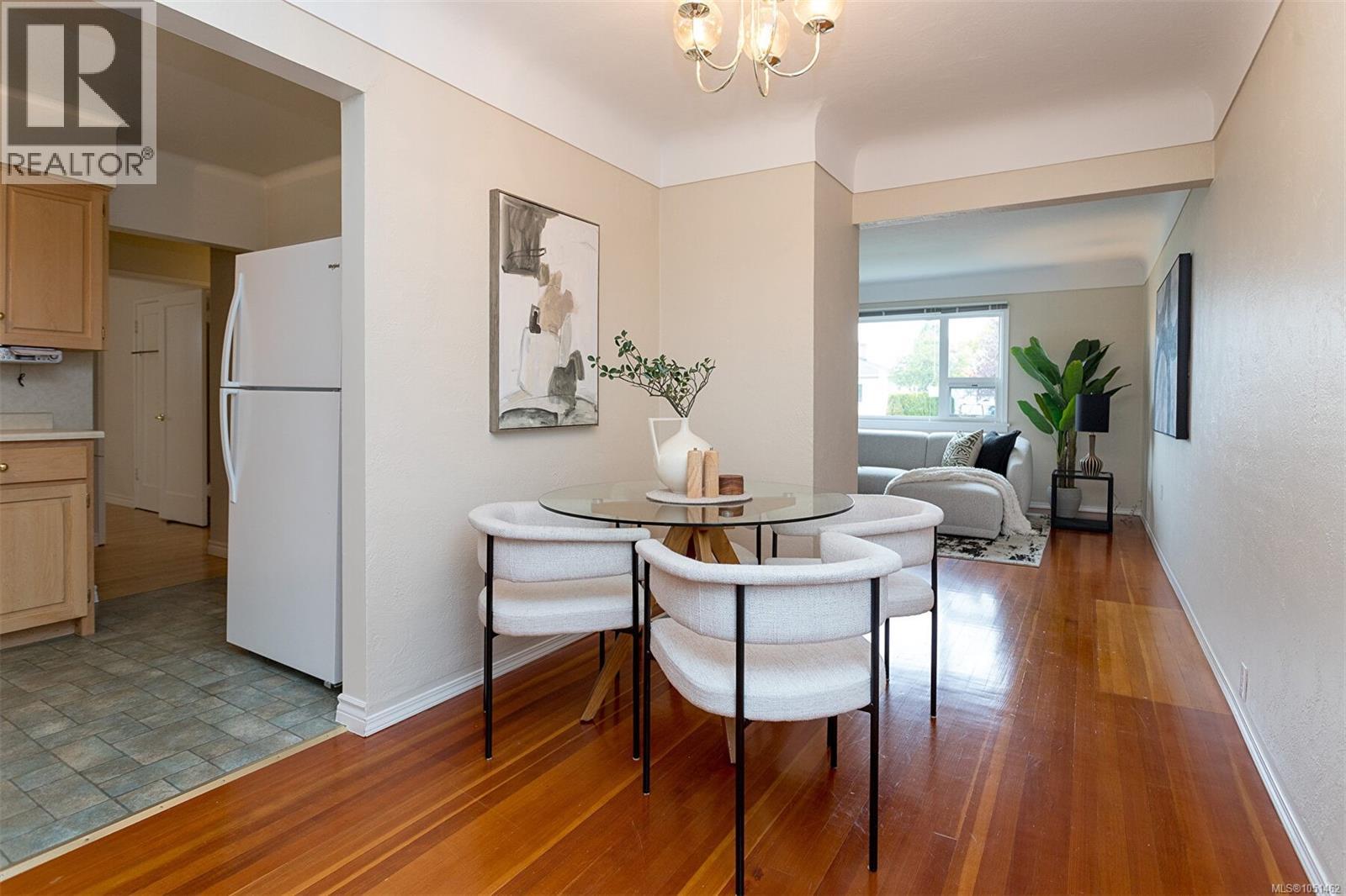 1679 Freeman Ave - 7