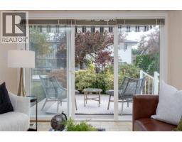 1679 Freeman Ave, Saanich, BC V8P1P5 Photo 13