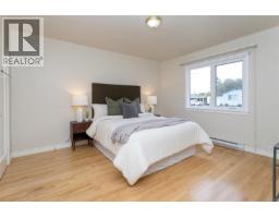 1679 Freeman Ave, Saanich, BC V8P1P5 Photo 19
