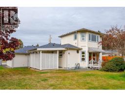 1679 Freeman Ave, Saanich, BC V8P1P5 Photo 32