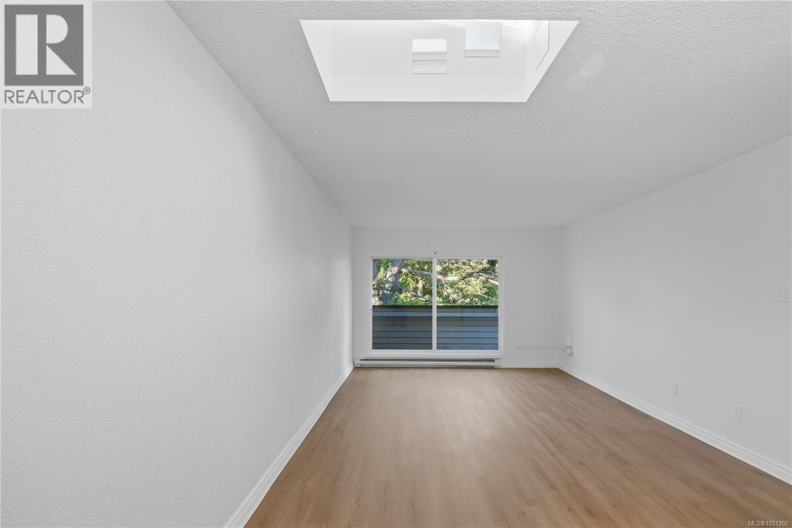 #411 909 Pembroke St - 11