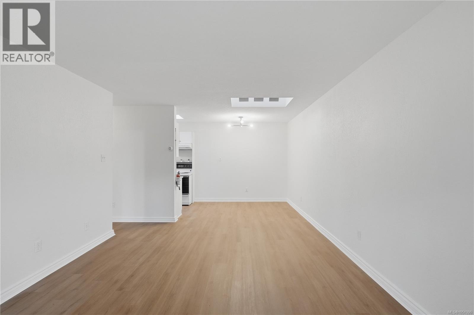 #411 909 Pembroke St - Image 13
