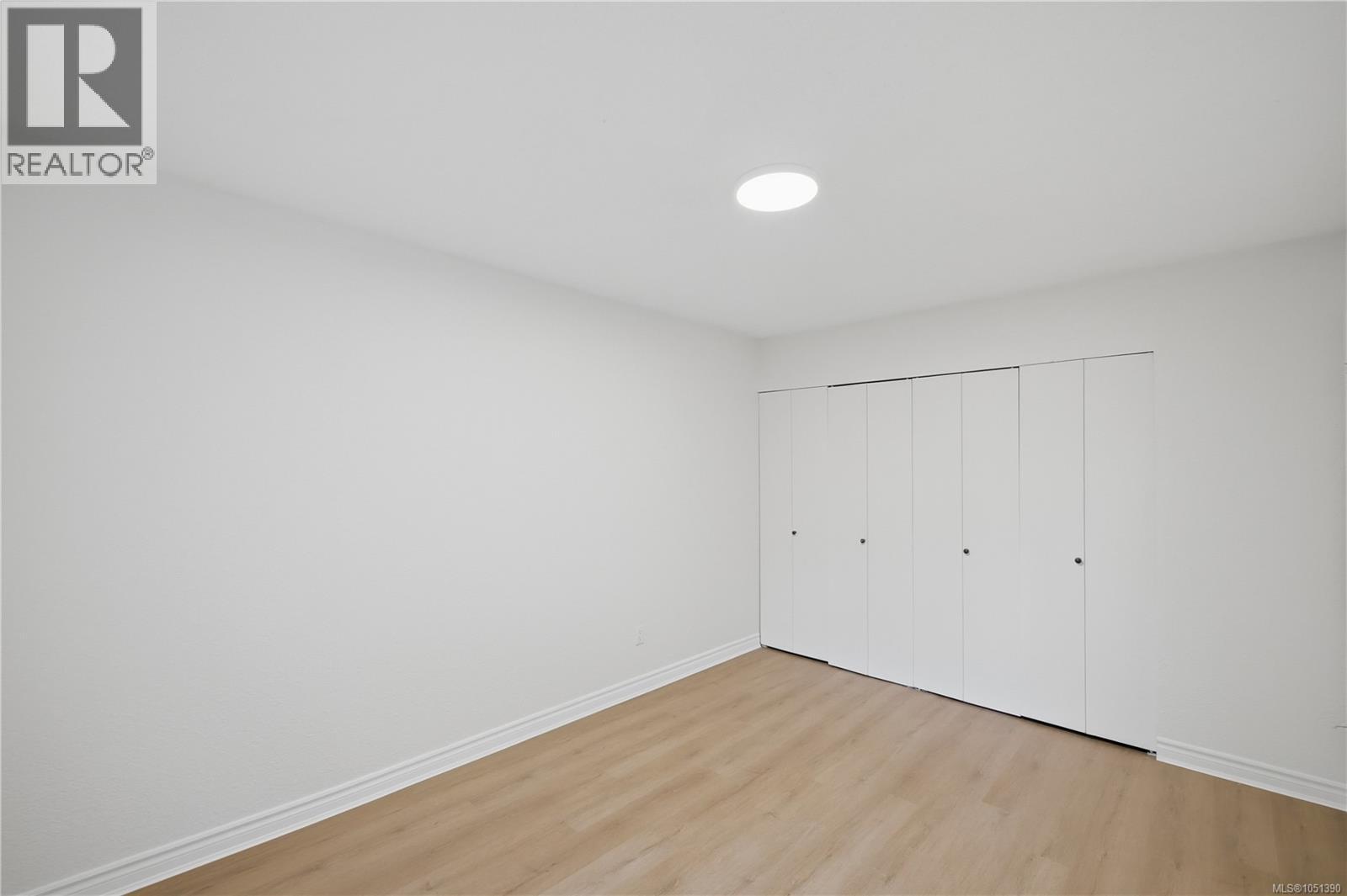 #411 909 Pembroke St - 17