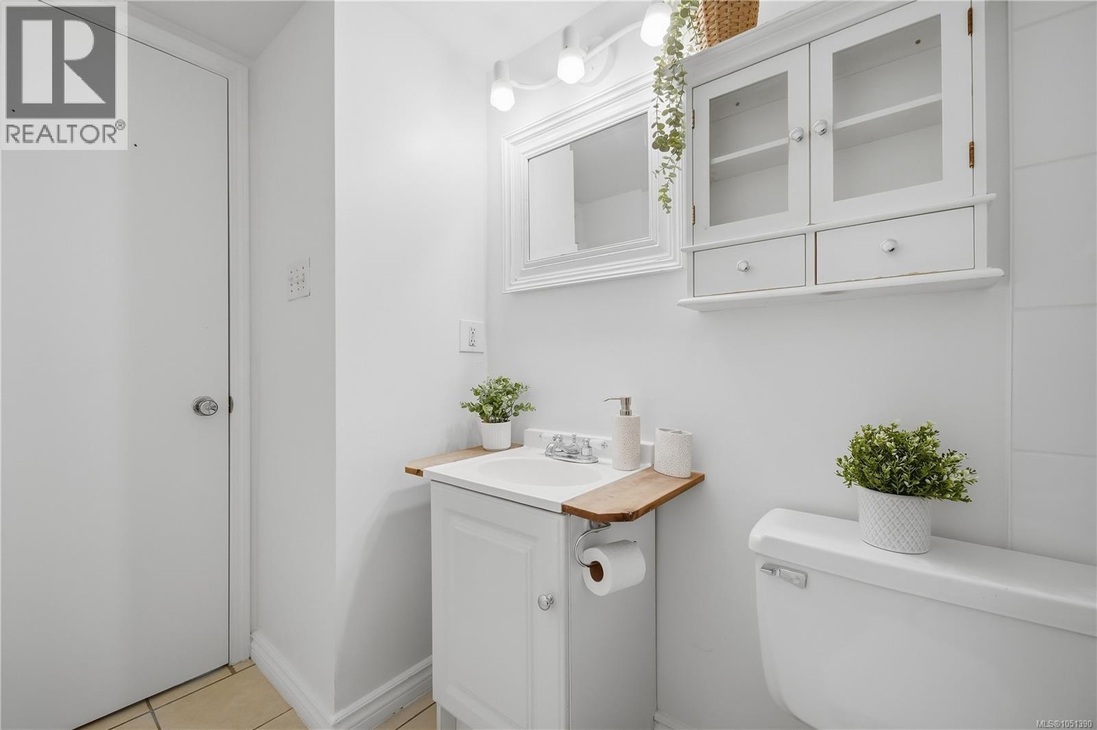 #411 909 Pembroke St - 26