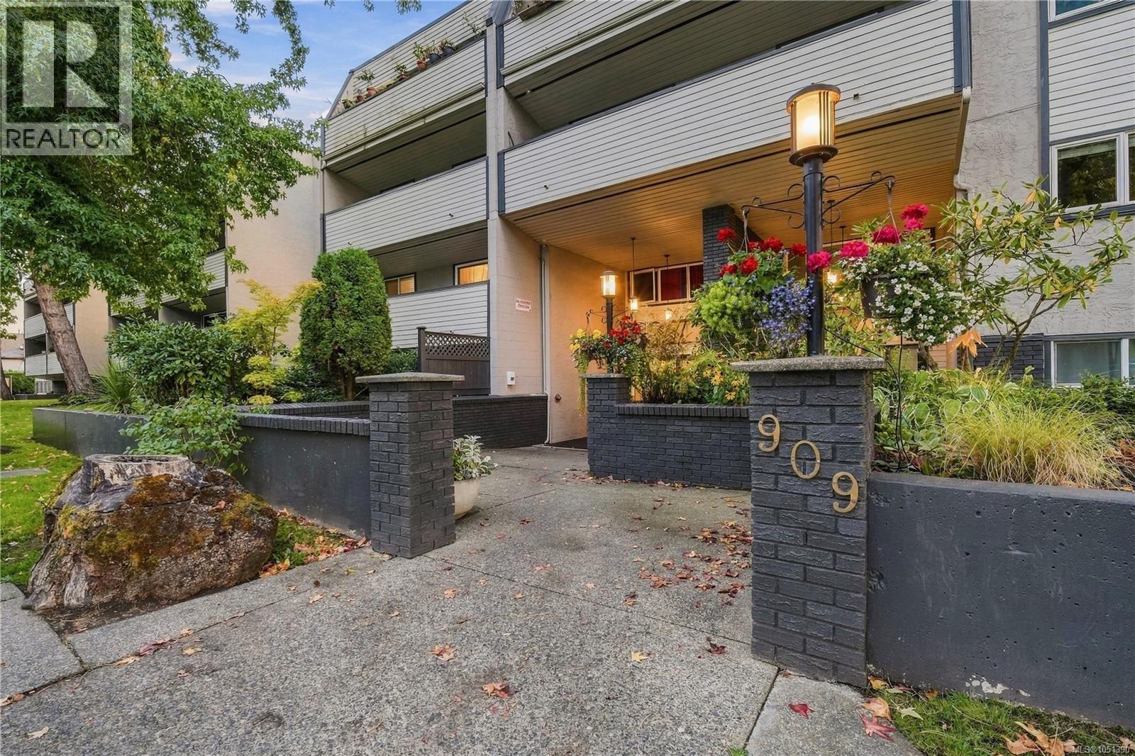 #411 909 Pembroke St - Image 32