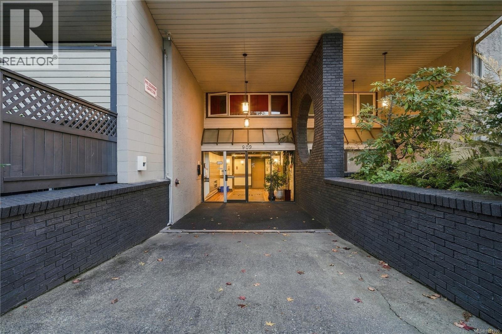 #411 909 Pembroke St - 33