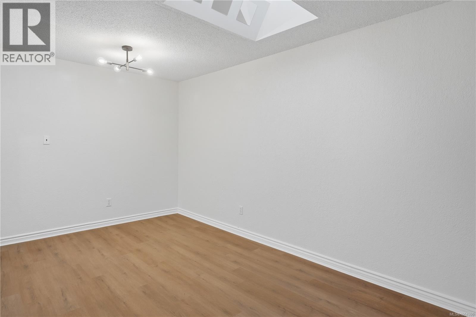 #411 909 Pembroke St - 8