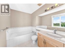 16 Royal Birch Rise Nw, Calgary, AB T3G5K2 Photo 29