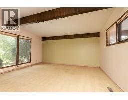 317 Laval Boulevard W - photo 11