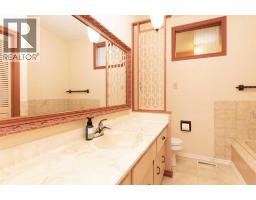 317 Laval Boulevard W - photo 19