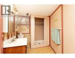 317 Laval Boulevard W - photo 29